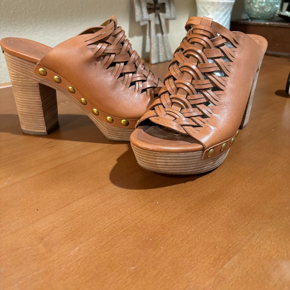 Michael Kors Brown Platform heel sandal braided leather, brass rivets